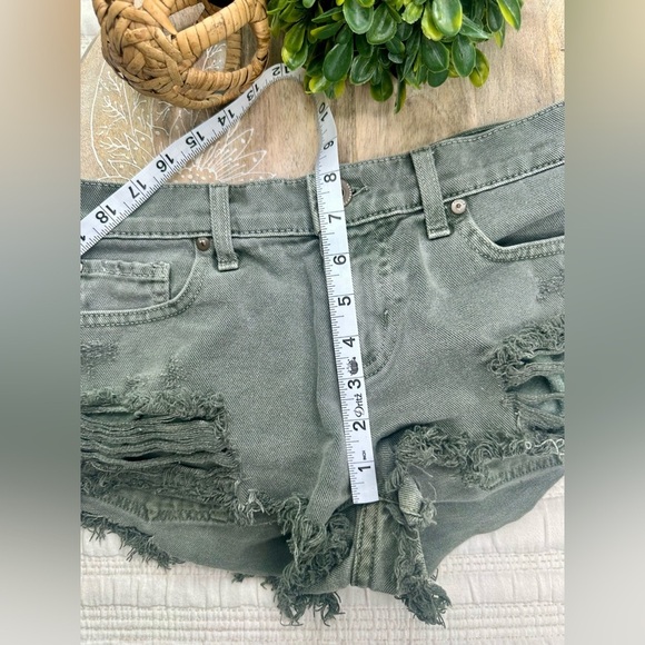 Pistola Gigi Low-Rise Cut-Off Distressed in Washed Olive Green Size 27 - Picture 14 of 15